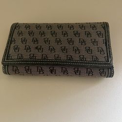 Dooney & Bourke Monogram Trifold Wallet - Canvas & Leather - Excellent Condition 