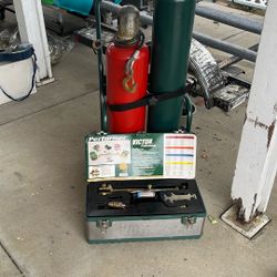  Cutting  Torch Set.  Acetylene And Oxygen.