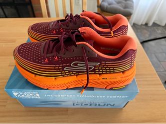 New men’s Skechers max cushion 10.5 shoes