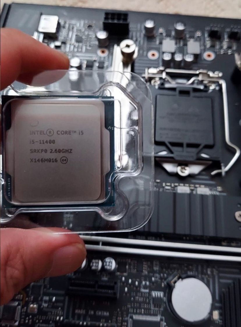 Intel Core i5-11400 Desktop Processor 6 Cores up to 4.4 GHz LGA1200 (Intel 500 Series chipset) 65W
