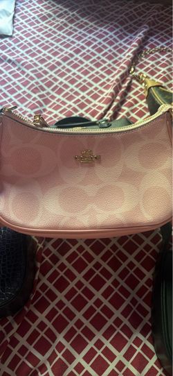 Coach Signature Shoulder Bag Pink