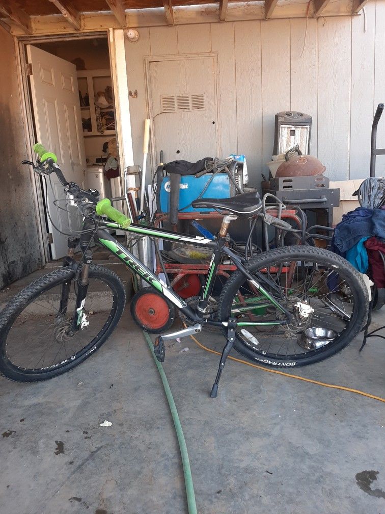 TREK Three Series Mountain Bike