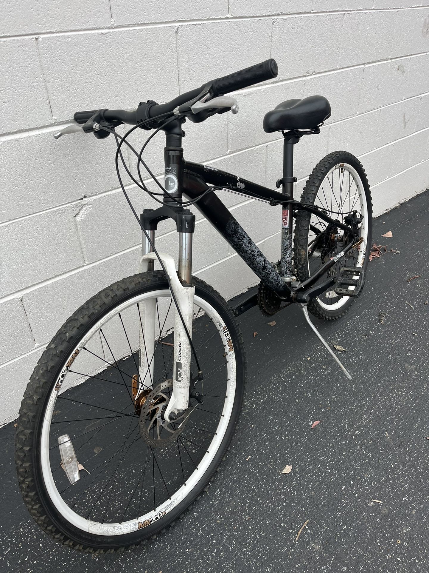 aluminium bike everything works good tires size 26 fast bike 