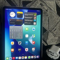 iPad Air 5th Generation (Starlight) – Flawless –  Send offer