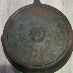 Lodge 10.5" Cast Iron Skillet 