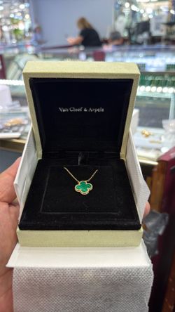 VCA Clover Leaf 18k Solid Gold Necklace Full Set