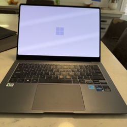 Samsung 14” Galaxy Book 3. Mint Condition. $925. Used Only Twice. 