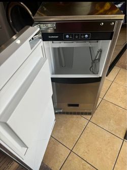 Máquina de acer hielo $230