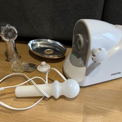 Gourmia Meat Grinder With Accessories