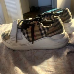 Burberry Shoes Men 300 