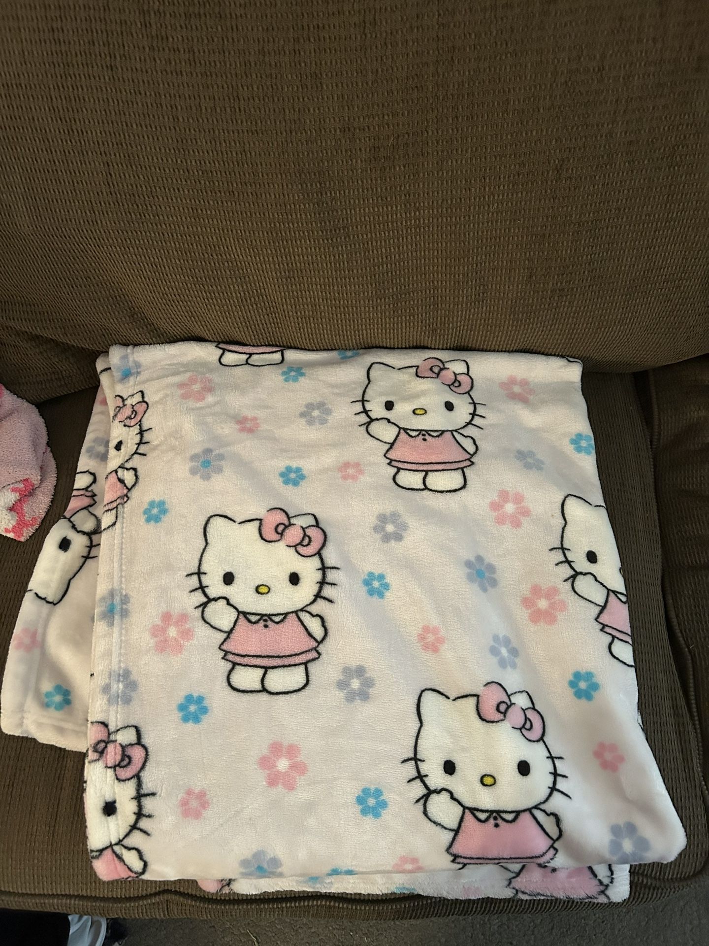 Hello Kitty Twin Size Blanket