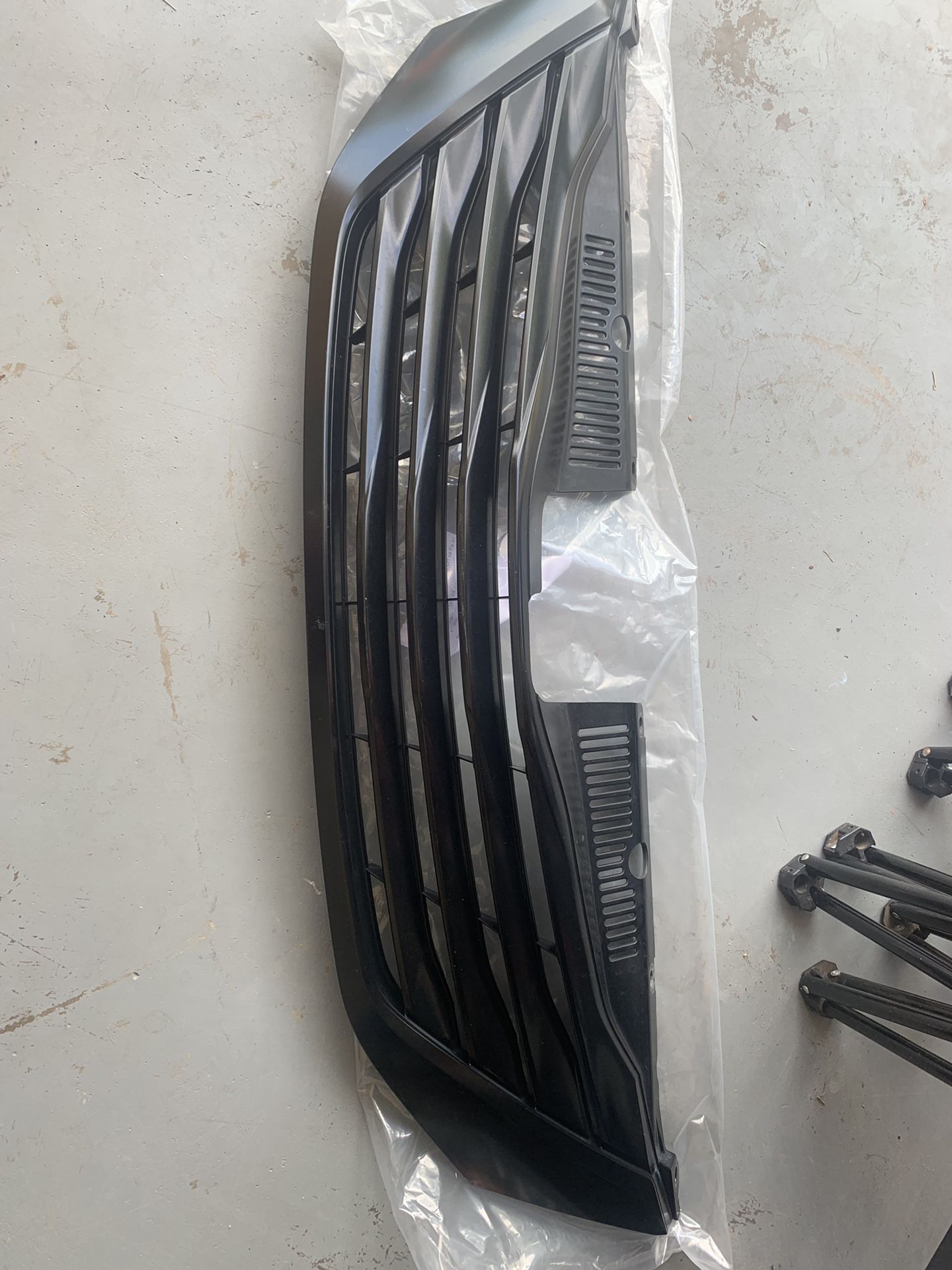 Toyota Sienna front grill OEM 2011 and up