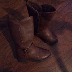 Oshkosh B Gosh Size 8 M Boots 