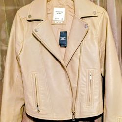 Ambercrombie & Finch Women's leather Jacket