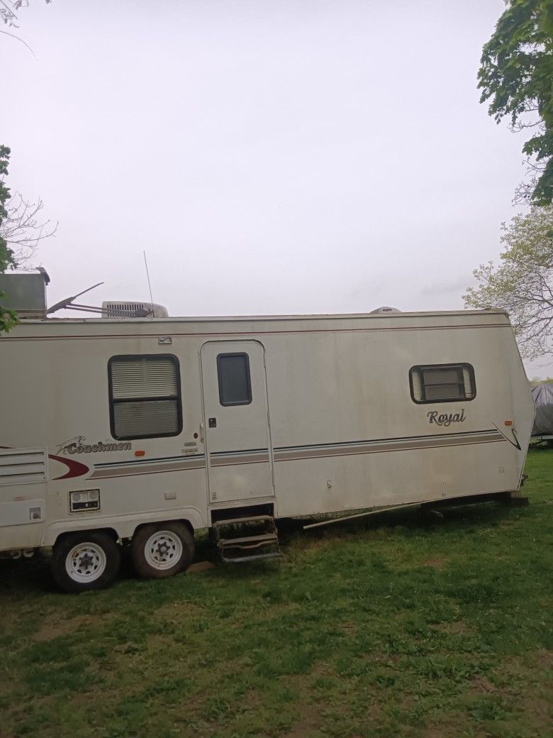 32 Ft Camper