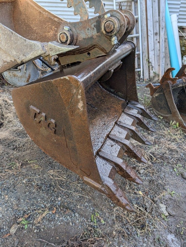 36" TAG Excavator Bucket With Quick Connect