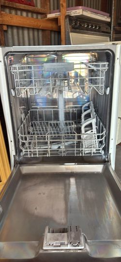 Dish washer