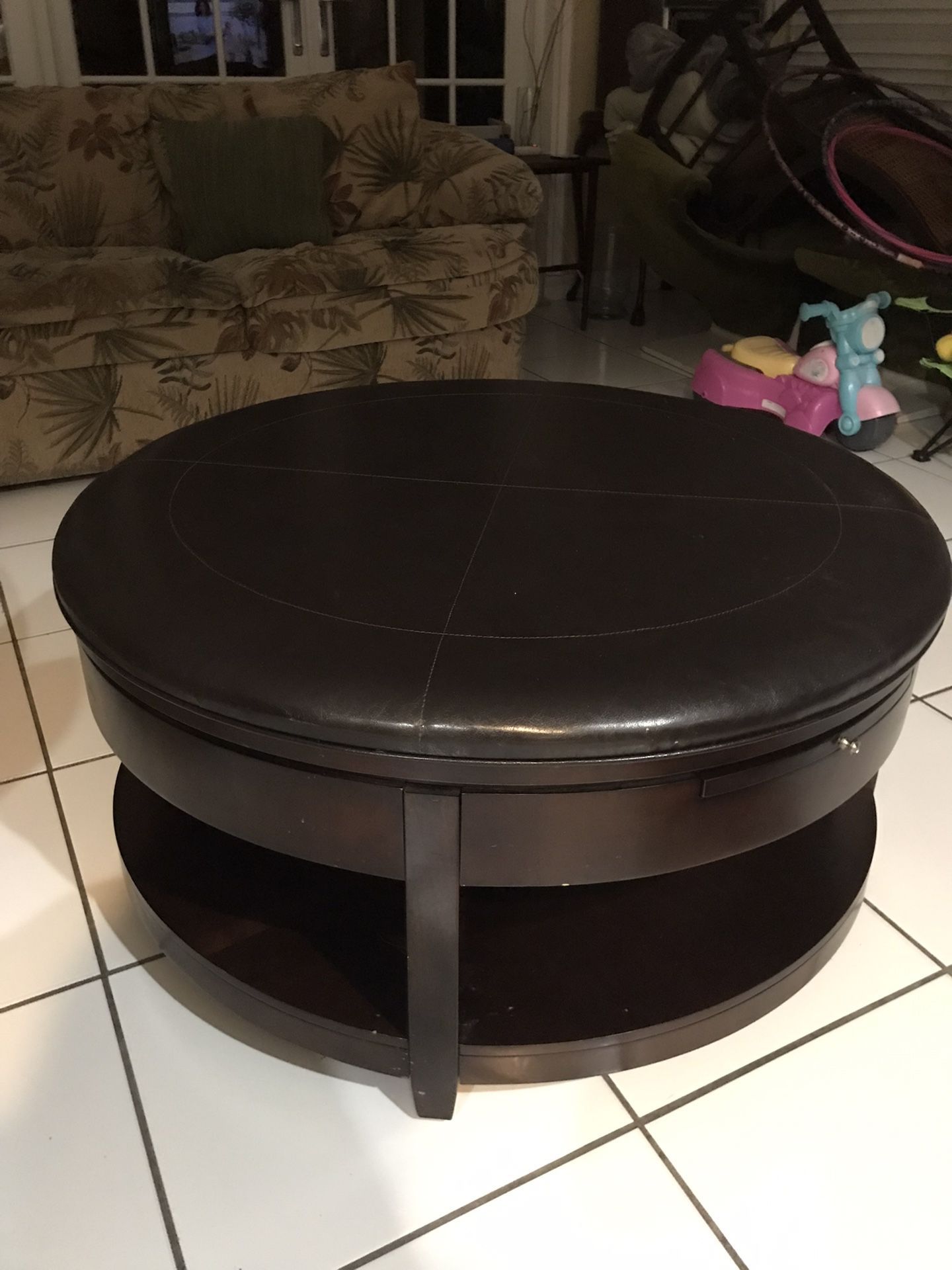 Coffee table  Leather/Wood