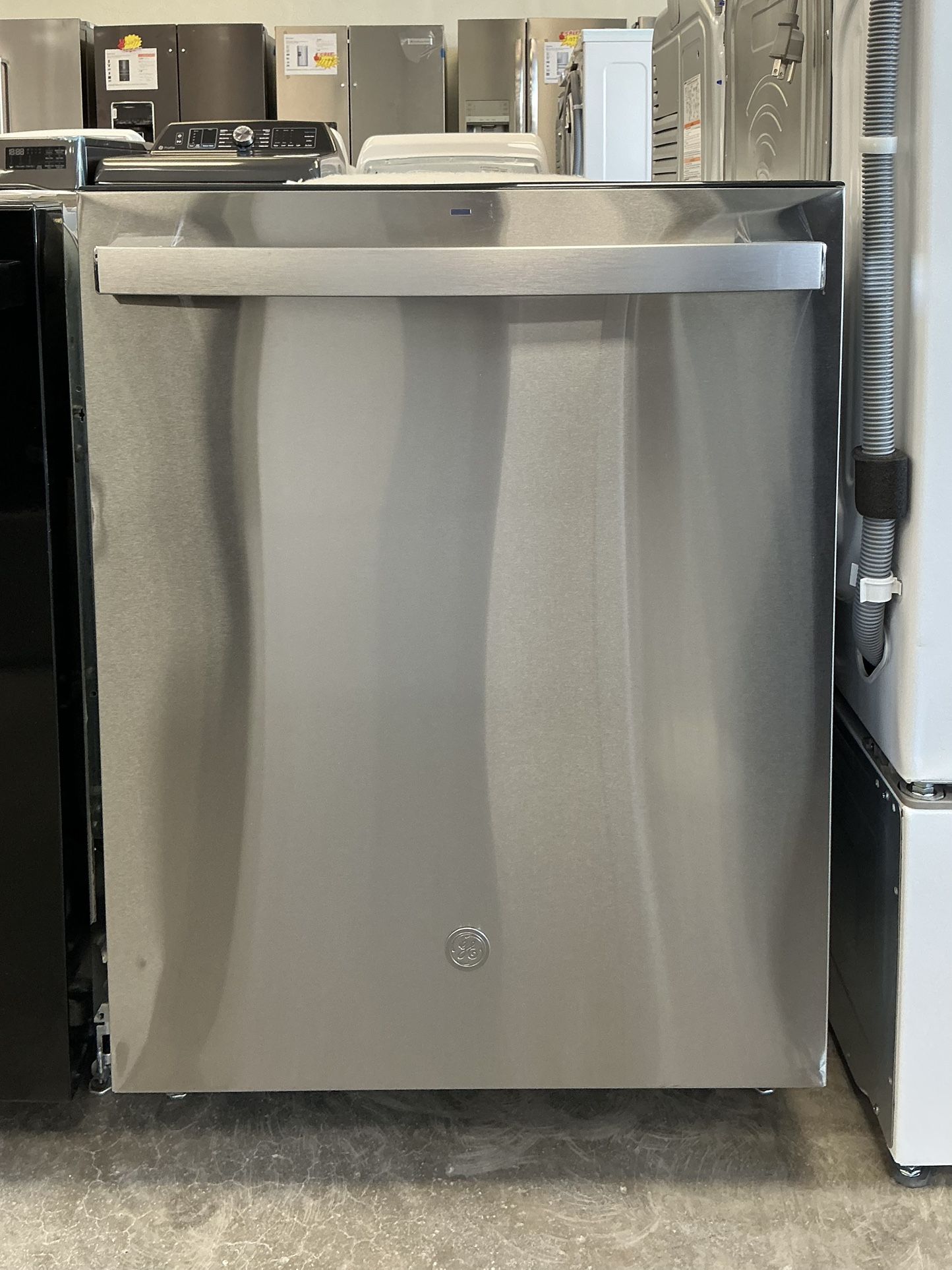 GE 24 inch Top Control Dishwasher