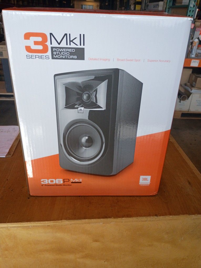 Powered Studio Monitors JBL 306 MKII
