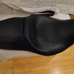 OEM HARLEY DAVIDSON FACTORY ROAD / STREET GLIDE SEAT H820501BR00001