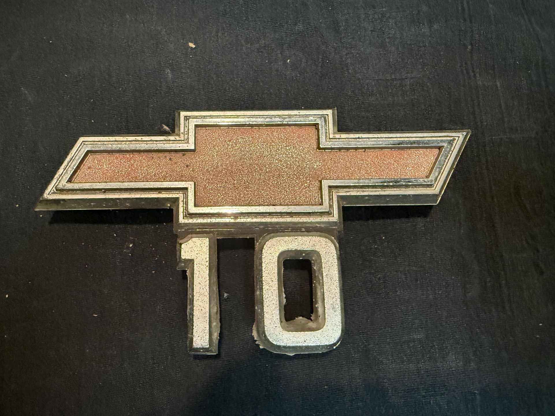 1967 To 1972 Chevrolet Chevy Bowtie Truck Suburban C 10 Emblem
