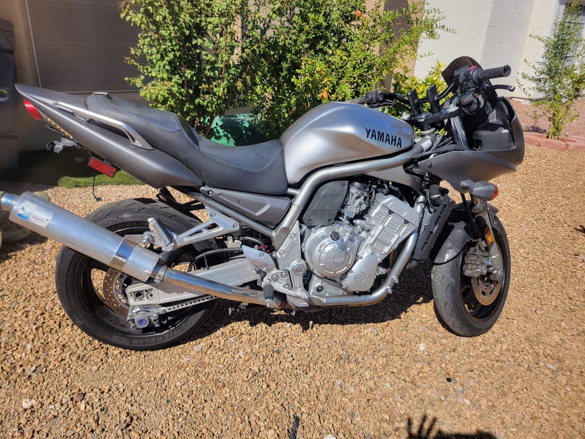 2002 Yamaha FZS10