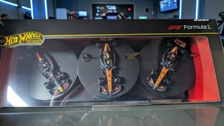 MATTEL HOTWHEELS® 2025 Formula 1® Podium Set-LIMITED RELEASE