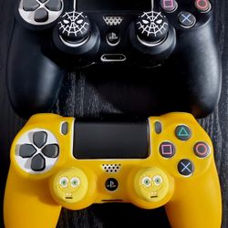 Custom PS4 Controllers 
