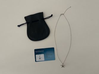 Silver necklace with diamond