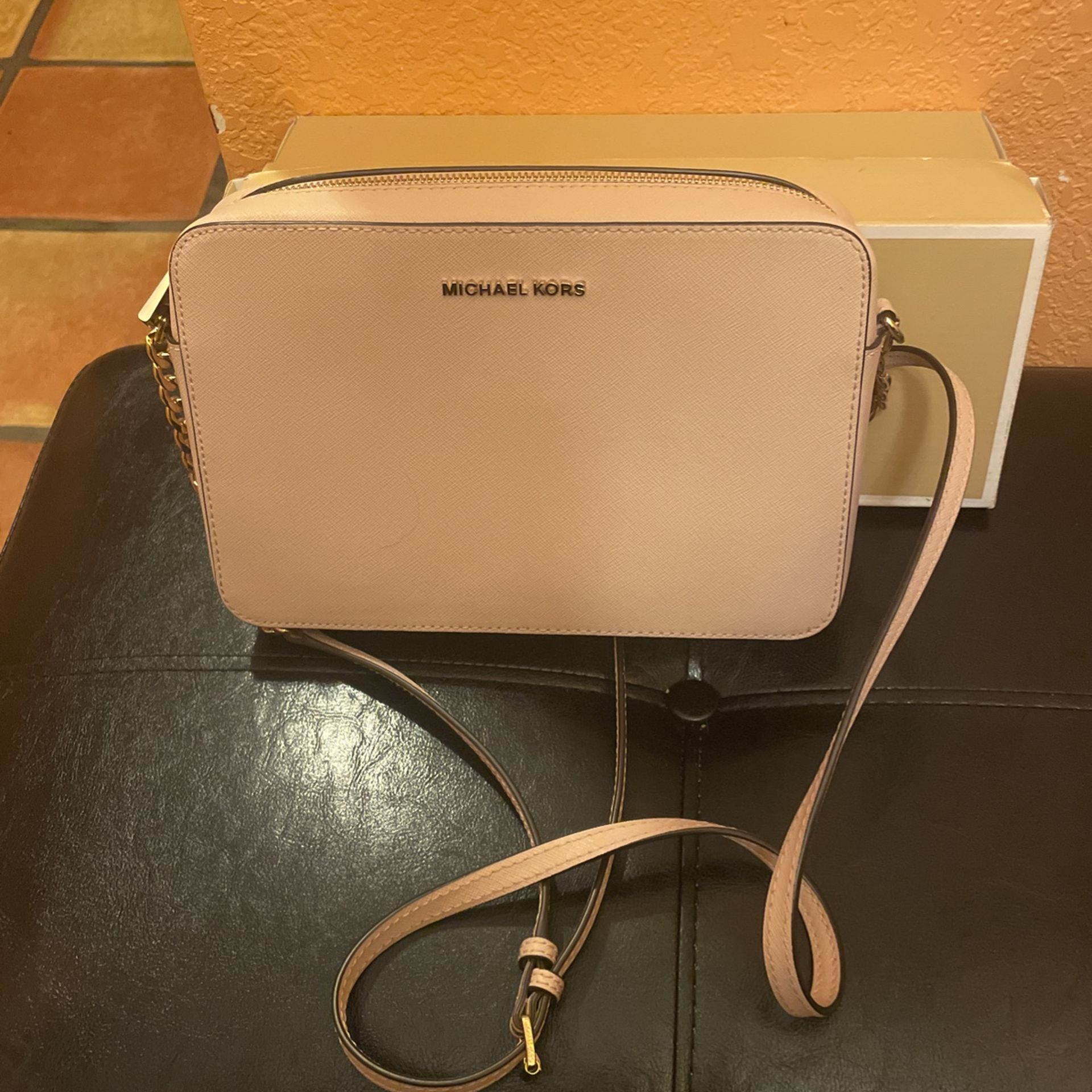 Michael Michael Kors Jet Set Large Crossbody Bag