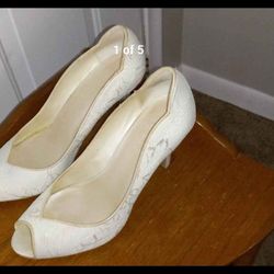 David's Bridal Size 8.5 New Never Worn Cream Off White High Heels