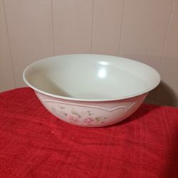Tea Rose 12 1/8" Stoneware Serving Bowl, Pfaltzgraff, U.S.A. (Mint)
This large 12" bowl is in mint condition. Ll