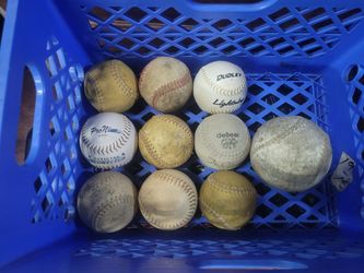 (10) SOFTBALLS USED 12"+16"