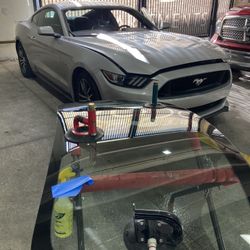 Replace The Windshield Ford Mustang 2015-2021