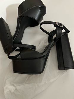 NEW!! Platform Chunky Heels Size: 5