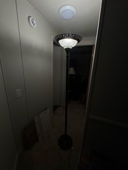 Tall standing lamp