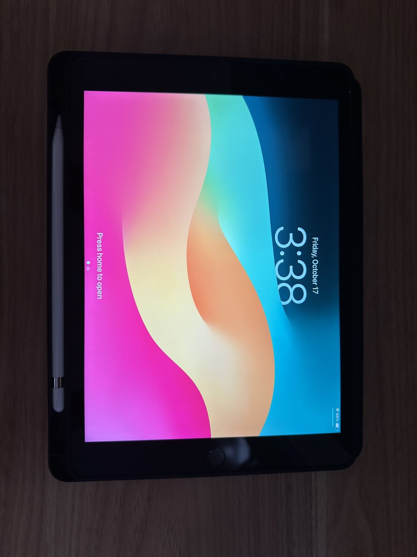 iPad 8th Generation w/ Apple Pencil