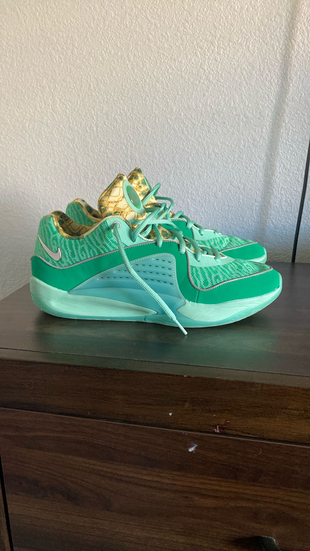 Kd 16 “NRG” Wanda Colorway
