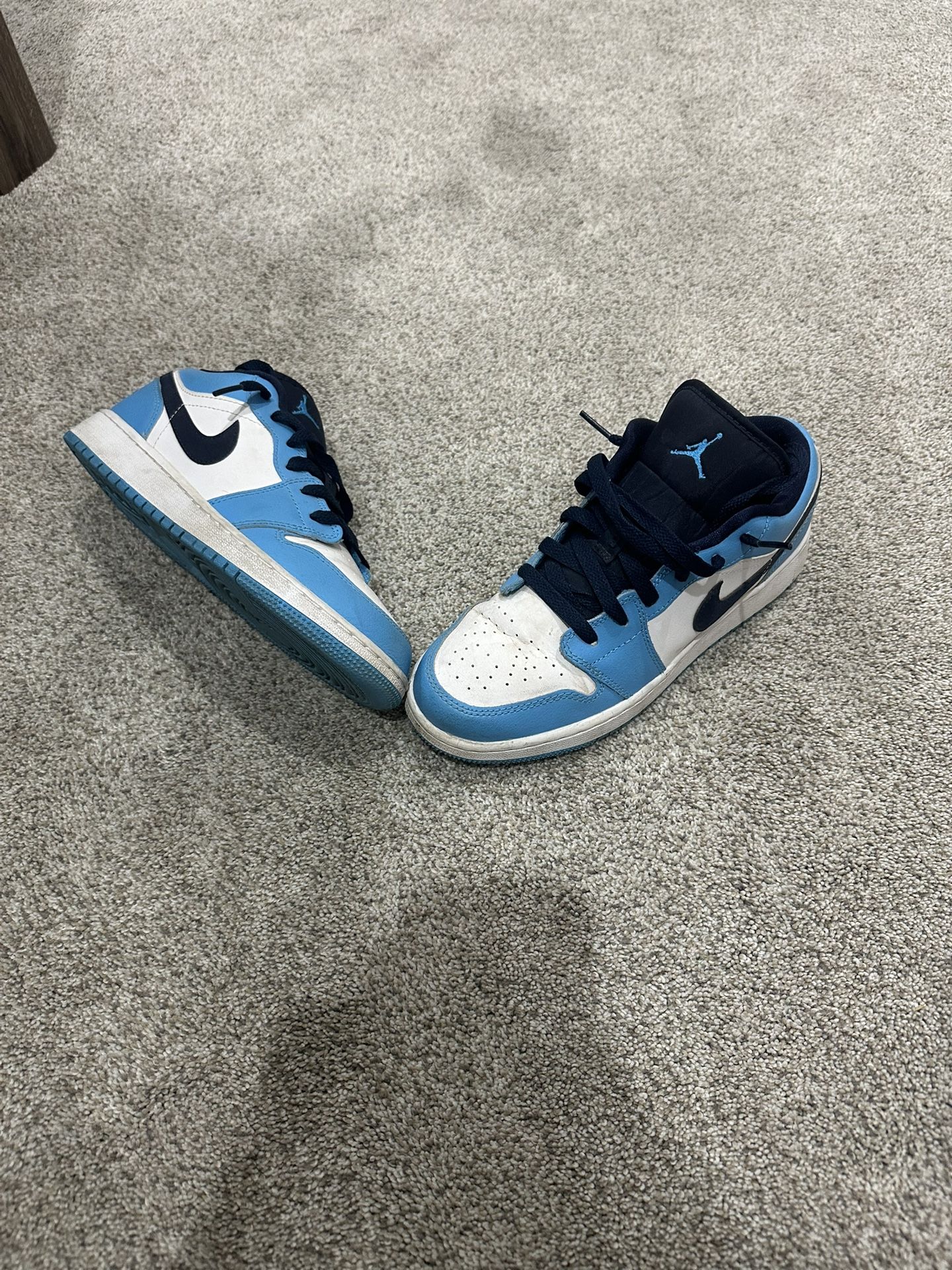 Air Jordan 1 Low UNC