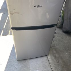 Whirlpool mini fridge