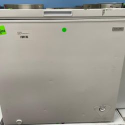 MAGIC CHEF HMCF7W4 7.0 cu. ft. Chest Freezer 7T