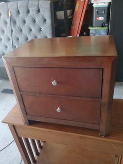 Small 2 drawer chest