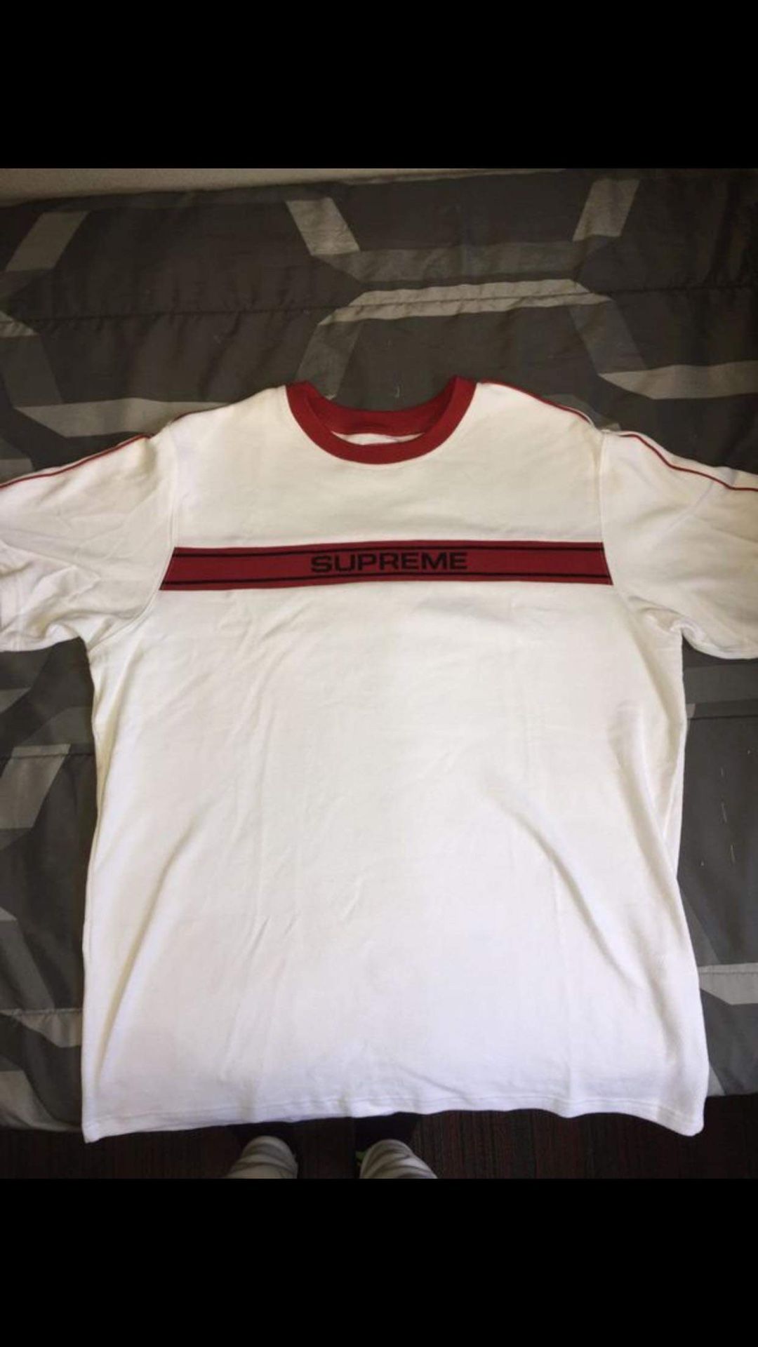 Supreme Tee Size Large