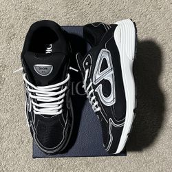 White nd Black Dior B30 Size 11