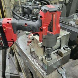 Milwaukee M18 Fuel 3/4" High-Torque Impact Wrench with Ring