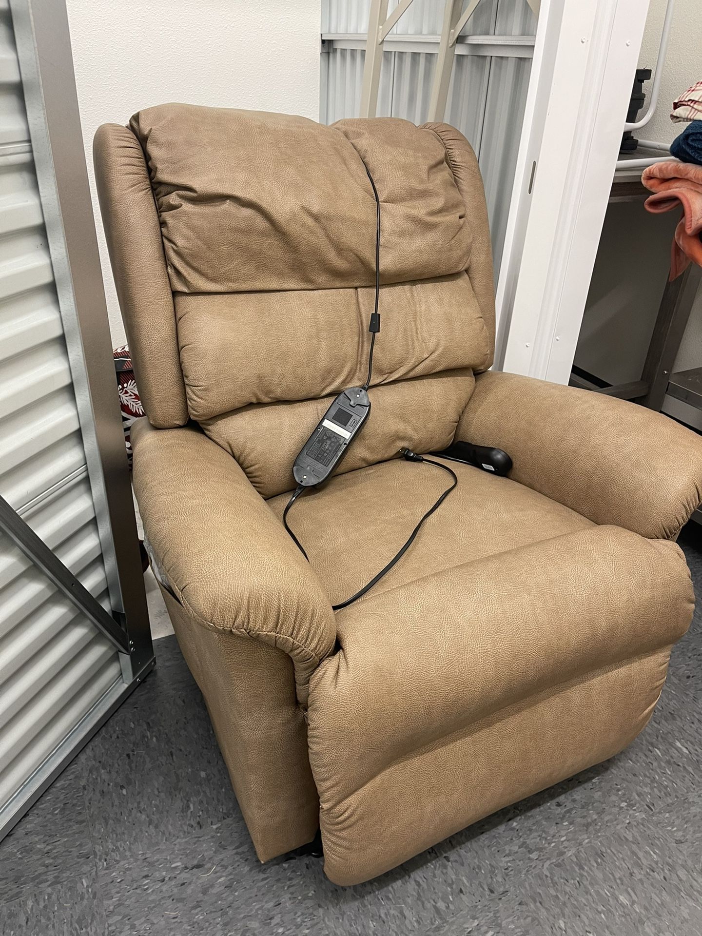 Golden Power Lift And Recline Chair