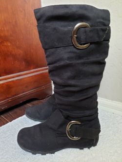 Womens boots size 7