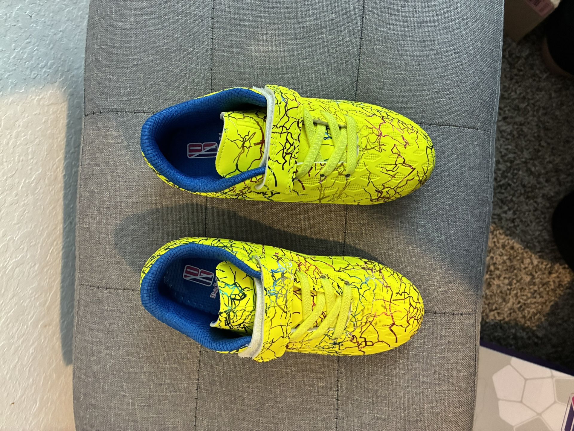 Broomsman size 11.5K lime green soccer cleats with socks