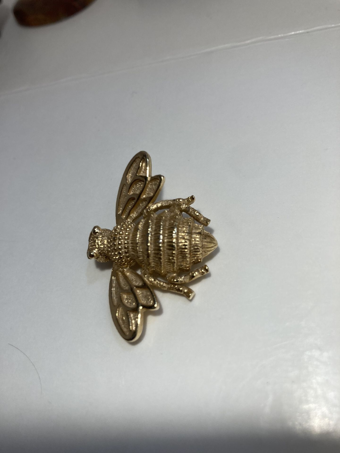 Avon Gold Tone Bee Brooch